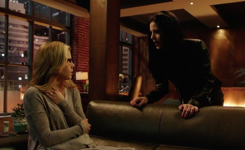 Illustration for article titled Oliver and Felicity's Relationship on Arrow Finally Makes Sense to Me